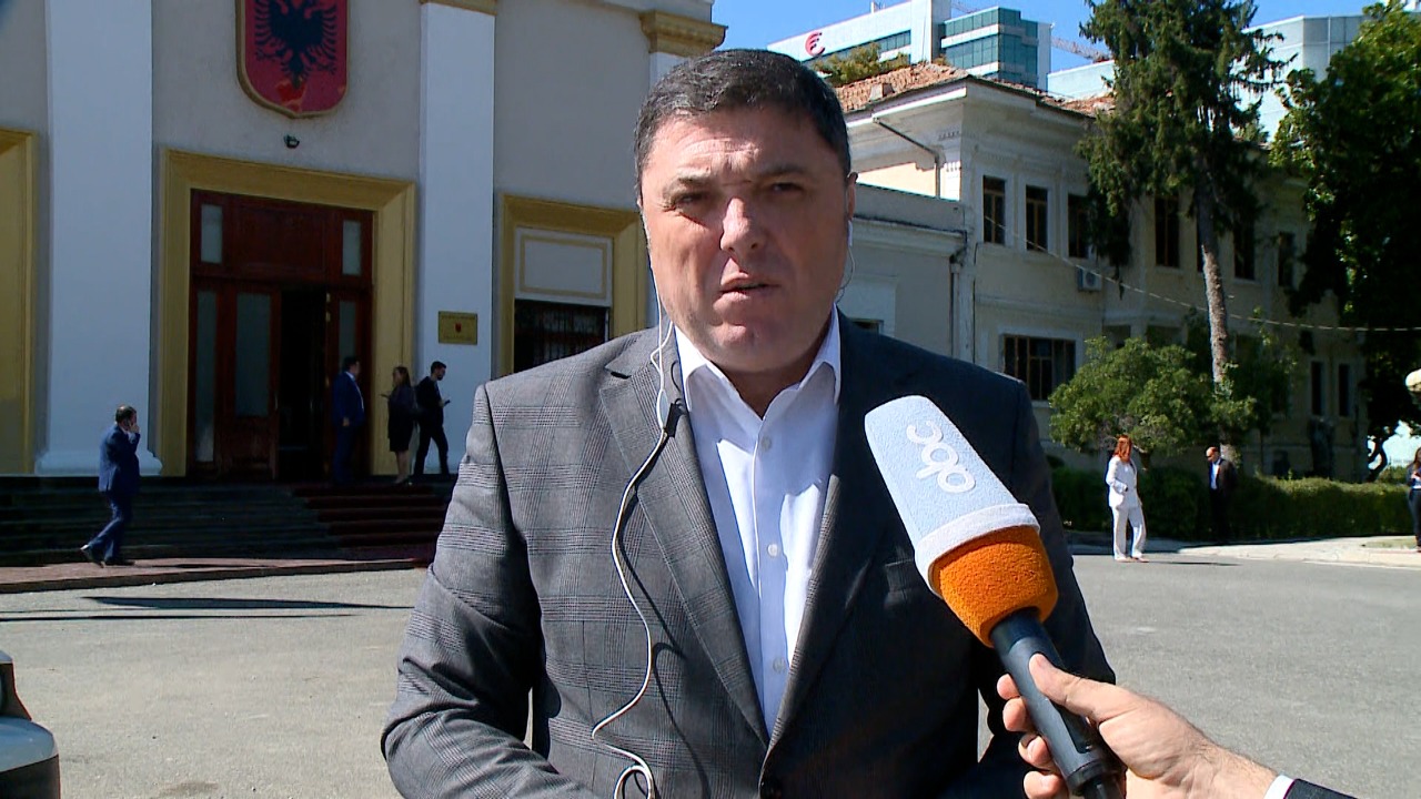 Kreshnik Çollaku: Nuk ka asnjë deputet të djathtë kundër hapjes së dosjeve