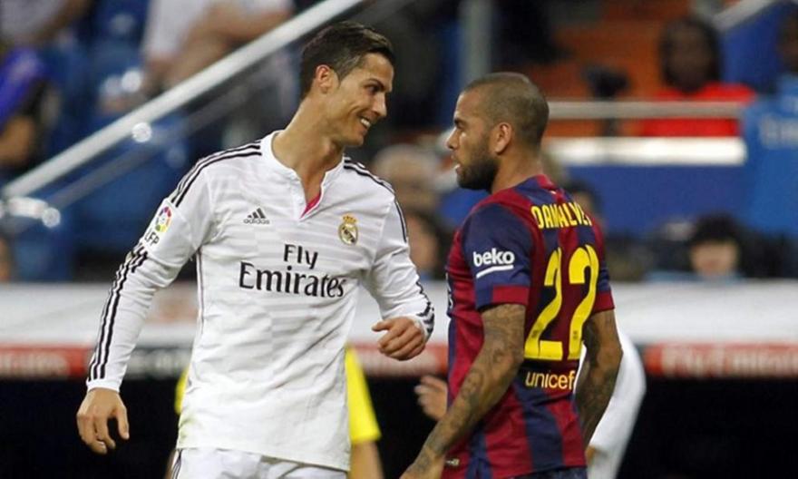 Befason Dani Alves: Ronaldo apo Messi? Nëse më duhej të bëja një krahasim, unë jam më afër CR7