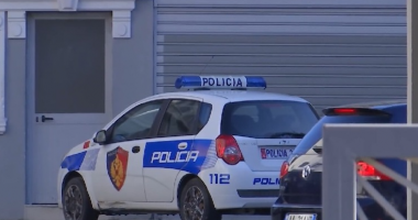 Plagosje me thikë në Himarë