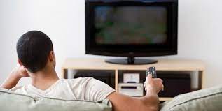 Qëndroni shumë orë para televizorit? Studimi tregon nga çfarë rrezikoheni