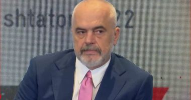 “50% e mbetjeve mbeteshin rrugëve”, Rama: Sot mbledhin 90% të tyre, Himara histori suksesi