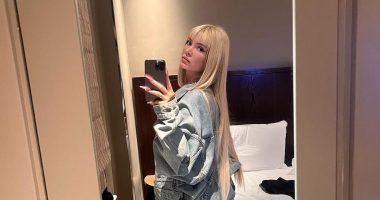 Pas “sherrit” për vathët, Era Istrefi thumbon Dafina Zeqirin: Unë bëj trende, nuk i ndjek