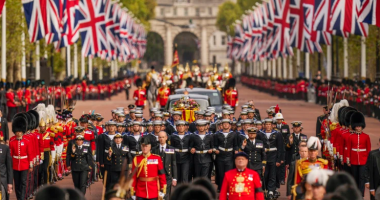 Pak ditë më parë ruante arkivolin e Mbretëreshës, gjendet i vdekur ushtari 18-vjeçar