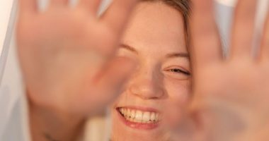 Tërheqin të gjithë rreth tyre, këto janë tre shenjat më simpatike të zodiakut