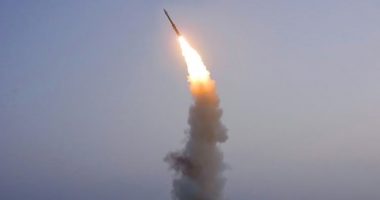 Koreja e Veriut lëshon një raketë balistike në det