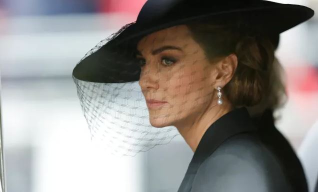 Zbulohet shënimi i shkruar me dorë i Kate Middleton në arkivolin e Mbretëreshës Elizabeth