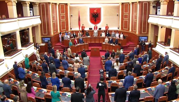 Nis me debate sesioni i ri parlamentar, Shehu-Nikollës: S’ka asnjë përmirësim, po shkel rregulloren