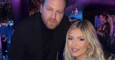 Sara Hoxha dhe Ledion Liço bëhen prindër për herë të tretë, bekohen me një vajzë