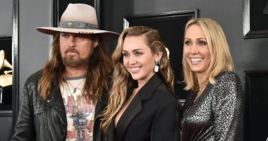 Miley Cyrus nuk flet më me të atin pas ndarjes nga nëna e saj