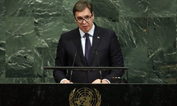 VIDEO/ Vuçiç thotë “rroftë Serbia” në OKB, përthyesi ia plas së qeshurës