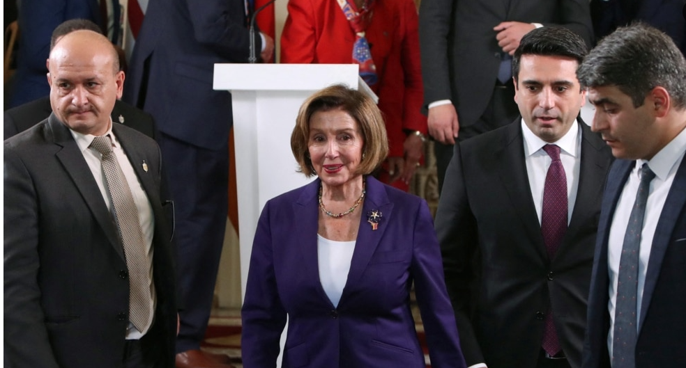 Pelosi dënon sulmet e Azerbajxhanit ndaj Armenisë