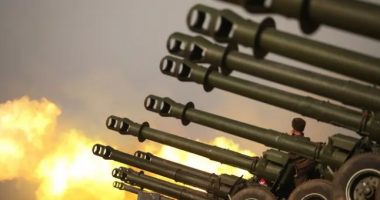 “Putinit po i mbarojnë armët”, SHBA: Rusia blen miliona raketa dhe predha nga Koreja e Veriut