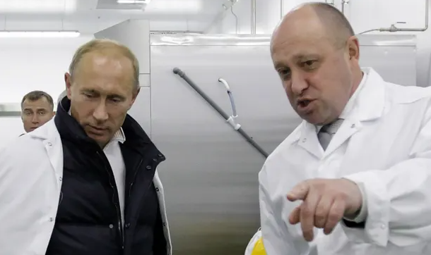 Pas shumë vitesh heshtje, miku i ngushtë i Putinit pranon se ka themeluar grupin mercenar “Wagner” për të luftuar në Ukrainë