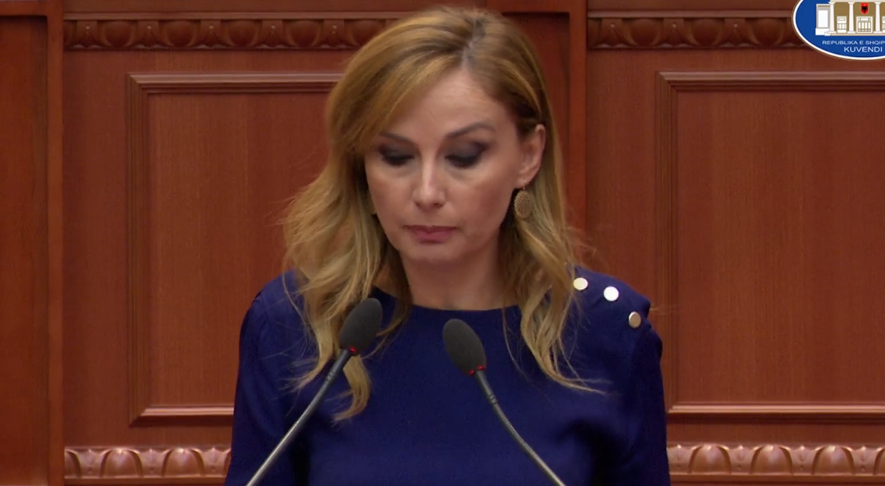 Ligji për lundrimin, Tabaku: Qindra të rinj po ikin me gomone, për këtë nuk flisni