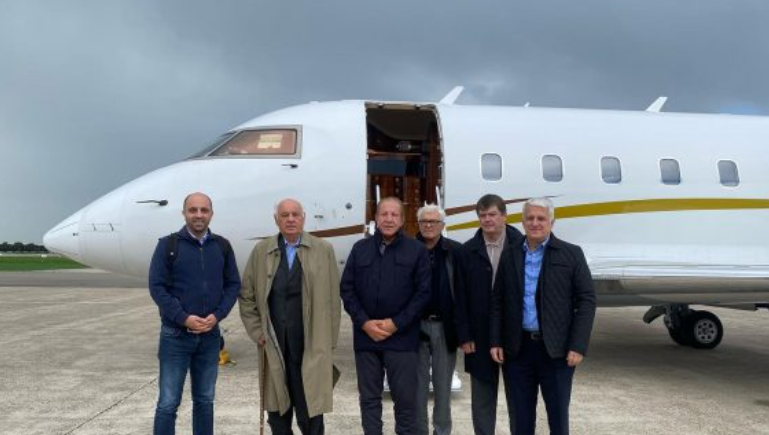 Pacolli shkon në Hagë për të mbështetur Thaçin, e shoqërojnë Moisiu, Topi, Meidani dhe Majko