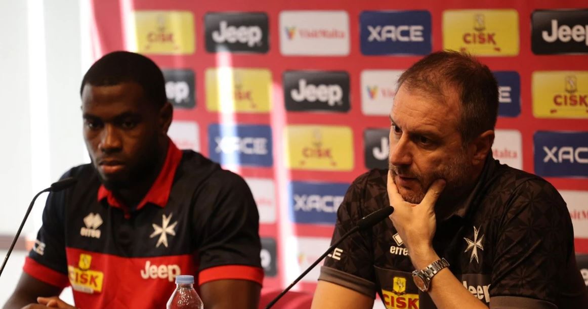 Shkarkohet trajneri i Maltës, shkak bëhet akuza për ngacmim seksual ndaj një lojtari