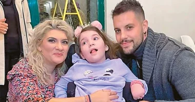 Raporti tronditës i prokurorit: Nëna i dha ilaçin vdekjeprurës vajzës përmes ushqimit