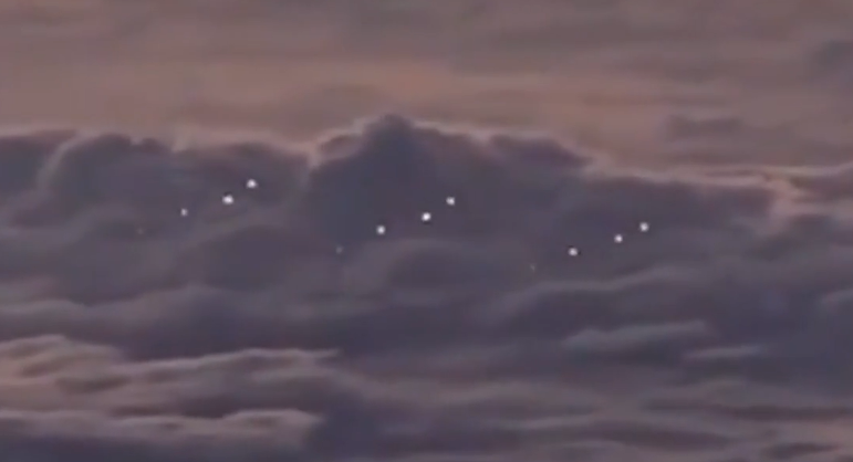 VIDEO/ Piloti regjistron “flotën” e UFO-ve mbi paqësor