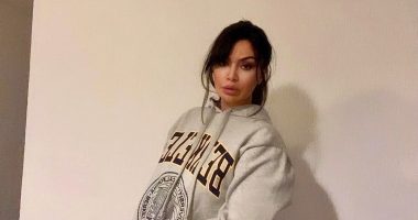 “Kërkoni vëmendje”, këngëtarja shqiptare kritikon personazhet publikë: Nëse doni ta ndihmoni 11-vjeçaren…