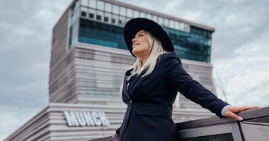 “Me apo pa unazë, në 2020-ën dua të bëhem nënë”, ndjekësi i kujtoi deklaratën e bujshme, si i përgjigjet këngëtarja shqiptare