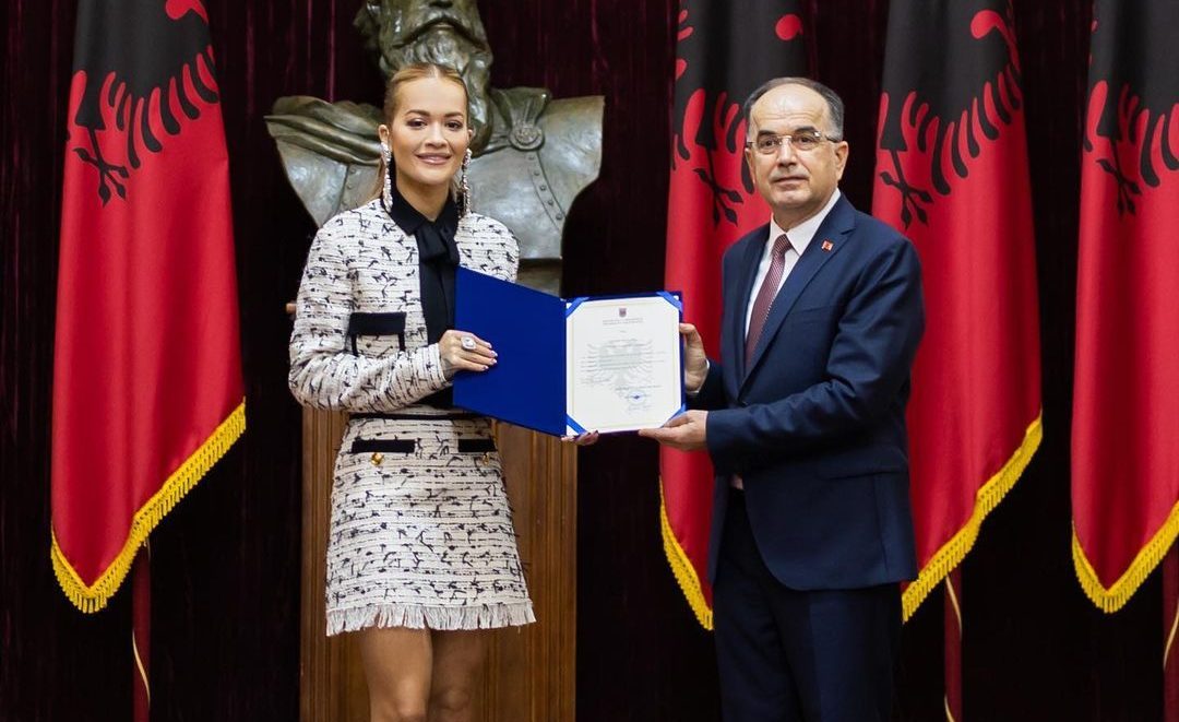 U vlerësua me titullin e lartë nga Presidenti, reagon Rita Ora: Nuk do ta harroj kurrë