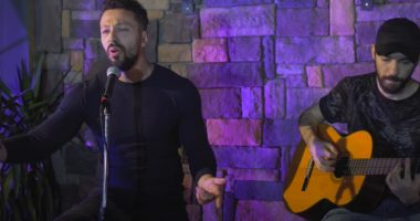 Këngëtari shqiptar: Çmendesha po të mos bëja seks 2-3 herë në ditë