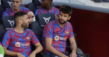 Pique kritikon drejtimin e Barcelonës