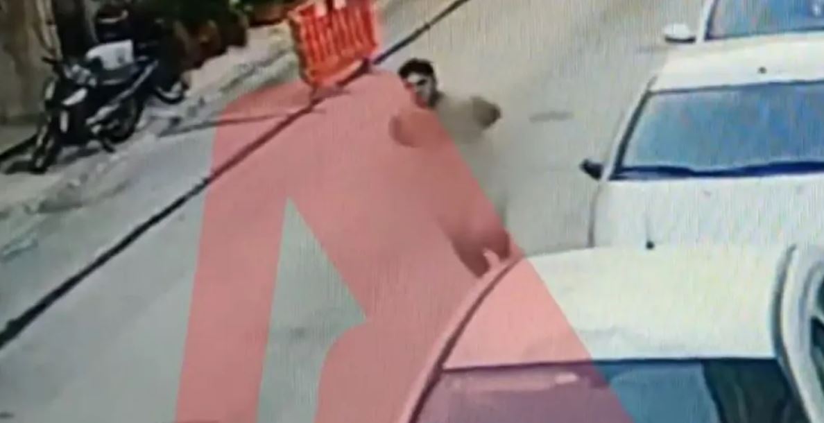 I vodhën shtëpinë, 19-vjeçari çohet nga krevati dhe ndjek nga pas hajdutët, lakuriq dhe me duar të lidhura nga  pas