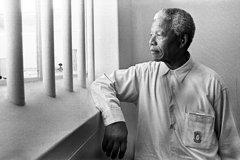 Mandela, njeriu që sakrifikoi 27 vite të jetës së tij për të tjerët