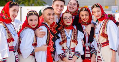 Labirinti i Migracionit, instalacioni i veçantë i vendosur në Sheshin Skënderbej