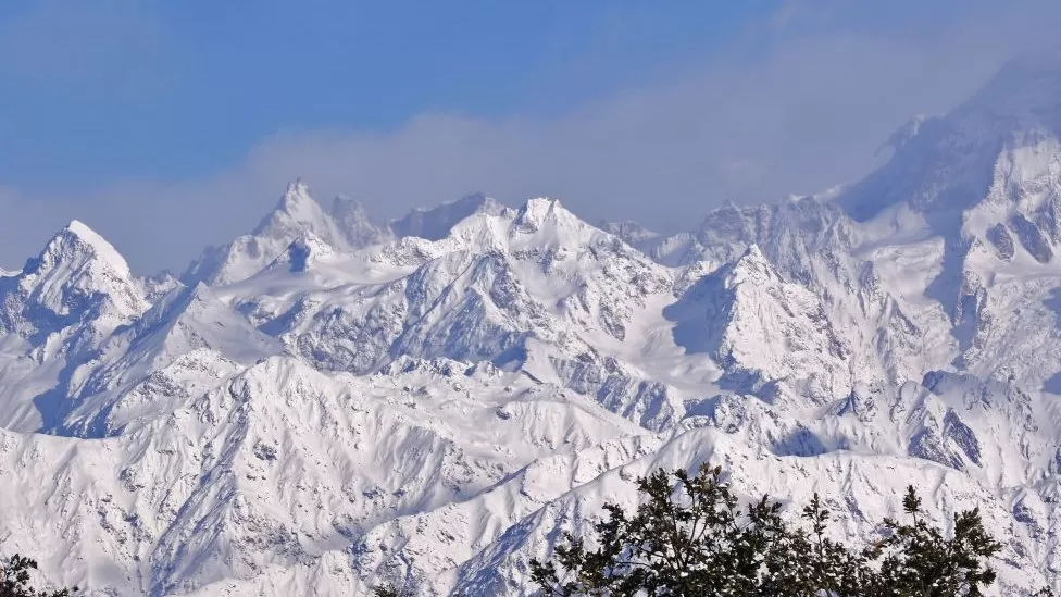 U goditën nga orteku, të paktën 10 të vdekur dhe dhjetëra të zhdukur në Himalajet indiane