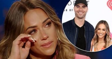 Përlotet këngëtarja e njohur: Ish-burri më tradhtoi me më shumë se 13 gra