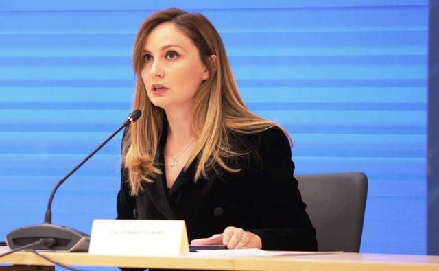 Përflitet si kandidate, Tabaku i “vë vulën” emrit të saj për bashkinë e Tiranës
