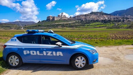 Shqiptarët alarmojnë policinë në Perugia, sherr masiv me disa persona, i bëjnë për spital