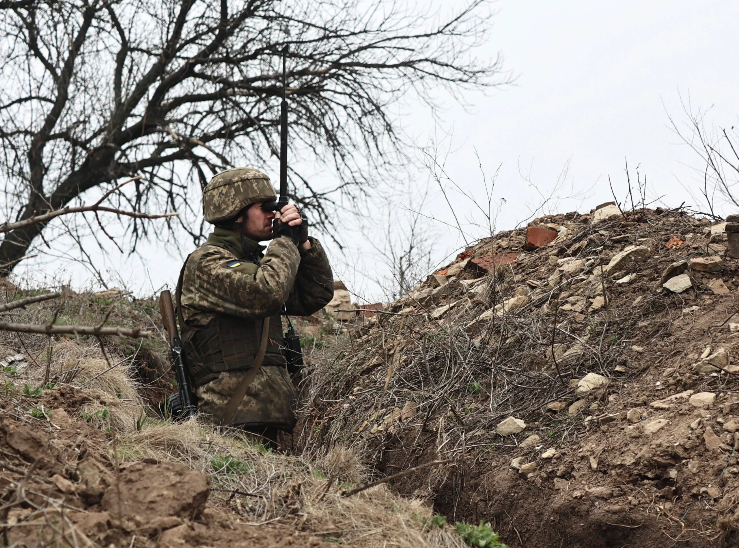 Inteligjenca britanike: Trupat ukrainase po i afrohen kufijve “rusë”