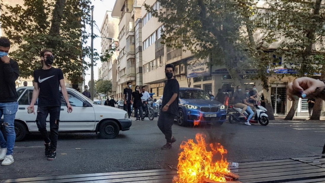 28 fëmijë të vrarë gjatë protestave në Iran