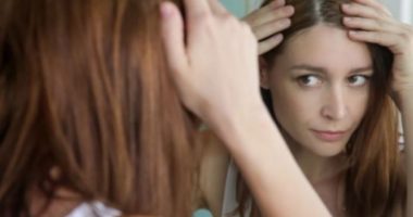 Kujdes! Thinja e flokëve mund të tregojë një problem shëndetësor