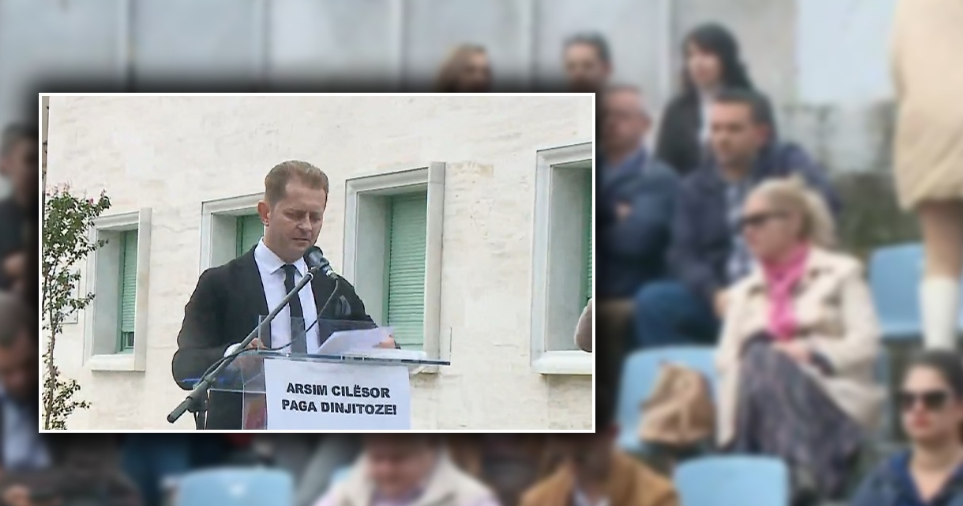 Pedagogues protest again for increase of salaries