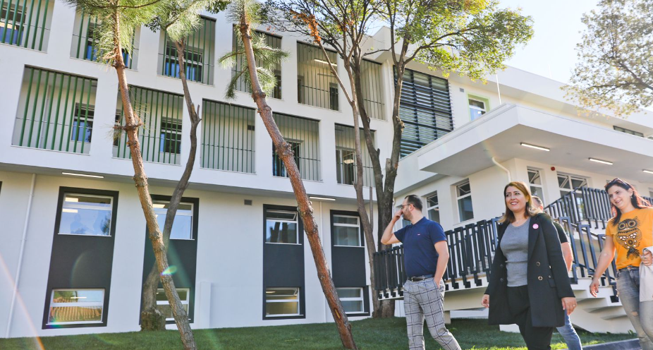 Manastrirliu inspects the works for the rehabilitation of the Infectious Disease Hospital