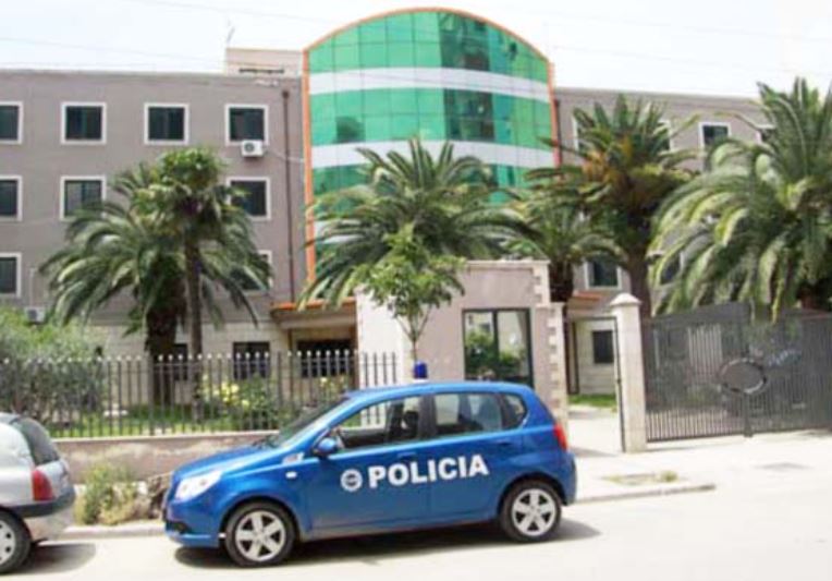 EMRI/ Rrëmbimi i dy vëllezërve në Durrës, policia shpall në kërkim një nga autorët