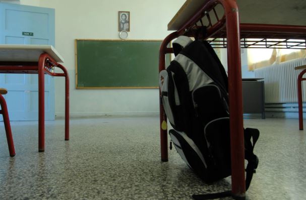 E bullizuan nxënësit, profesori jep dorëheqjen, tregon makthin që kaloi në shkollë: Ishin gati të më rrihnin