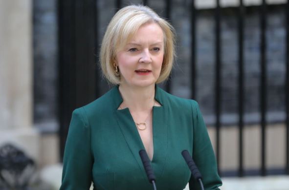 Hakohet telefoni i Liz Truss, dyshohet se prapa sulmit qëndrojnë agjentët rusë që punonin për Putin