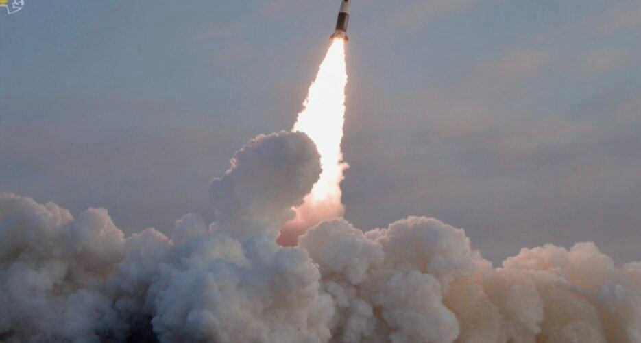 Ndizen tensionet në Lindjen e Largët, alarmohet Japonia, Koreja e Veriut lëshon raketën balistike