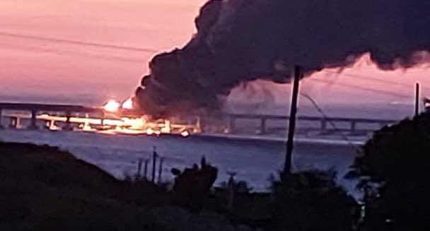 Dhuratë për ditëlindjen e Putinit? Detaji pas shkatërrimit të urës së Krimesë, rusët japin alarmin: Akt lufte