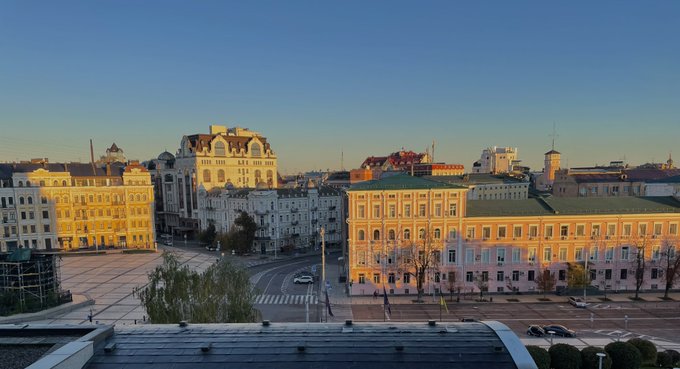 Kievi zgjohet sërish nga sirenat e sulmit ajror, raketa gjatë natës në Zaporizhzhia