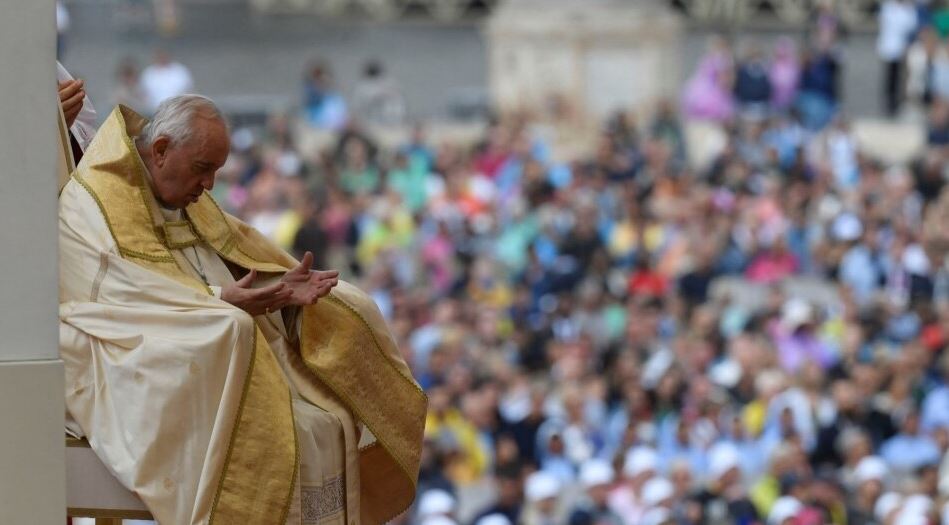 Papa i bën thirrje botës “të mësojë nga historia” mbi kërcënimet bërthamore