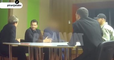 Kamera e fshehtë/ Piranjat “kapin” Rron Gjinovcin, si do reagojë ai ndaj pyetjeve pikante mbi jetën seksuale?