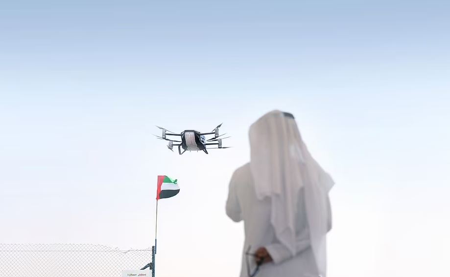 VIDEO/ E ardhmja është këtu, makina fluturuese ngrihet në qiellin e Dubait