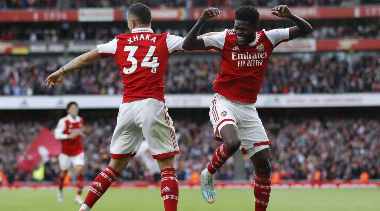 VIDEO/ Arsenali dhuron show, “shuplakë” Nottingham Forestit