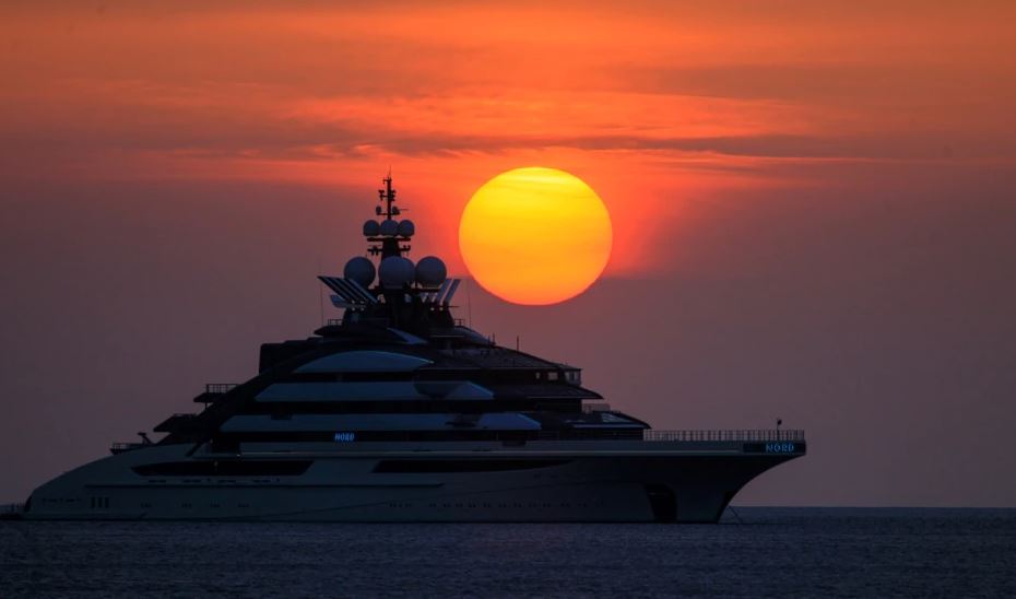 Afrika e Jugut refuzon të konfiskojë superjahtin e oligarkut të sanksionuar rus